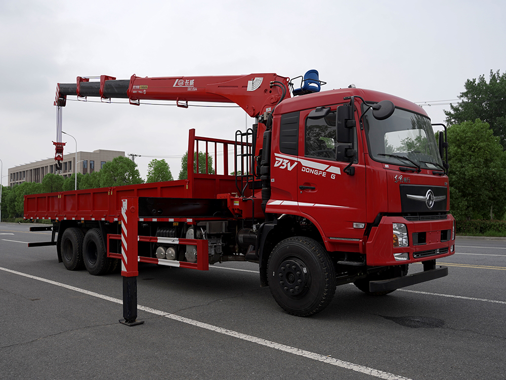 國(guó)六東風(fēng)暢行D3V后雙橋長(zhǎng)威12噸四節(jié)直臂吊機(jī)隨車(chē)吊