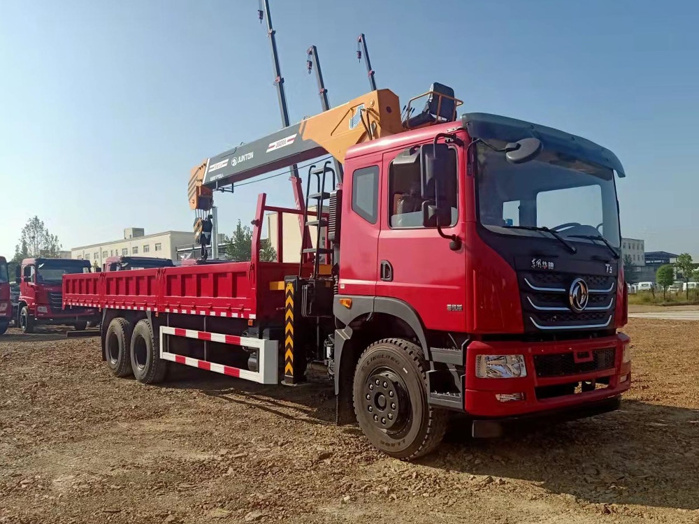 東風(fēng)華神T5后雙橋駿通12噸四節(jié)臂吊機隨車吊