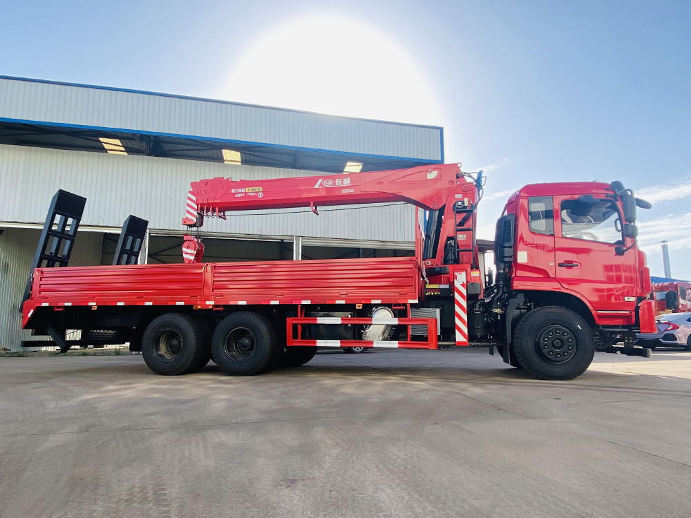 國六東風(fēng)K5后八輪長威12噸五節(jié)直臂吊機隨車吊